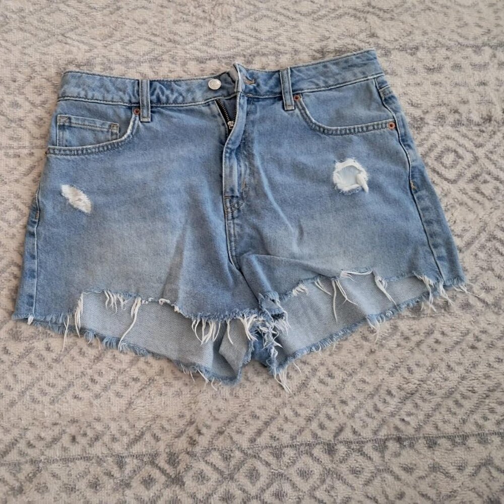 Forever 21 High Rise size 30 Jean shorts